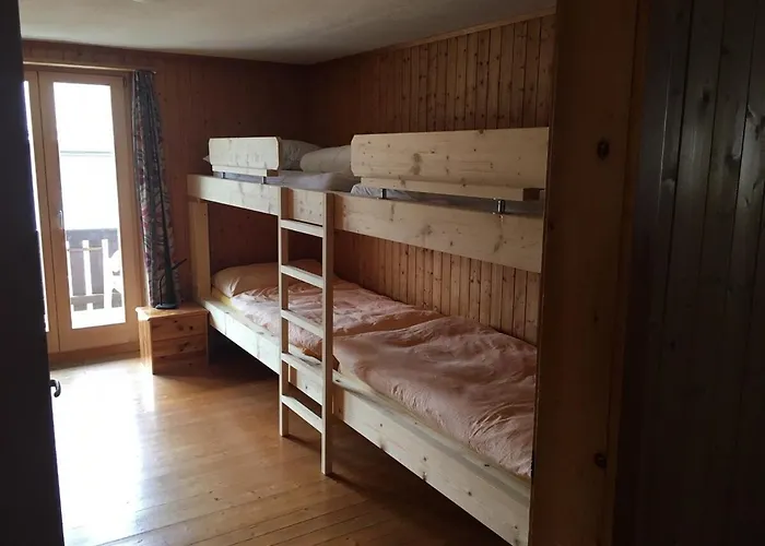 Grosses Haus Fuer Familienferien In Region Lenzerheide Lejlighed