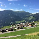 Appartement Grosses Haus Fuer Familienferien In Region Lenzerheide *